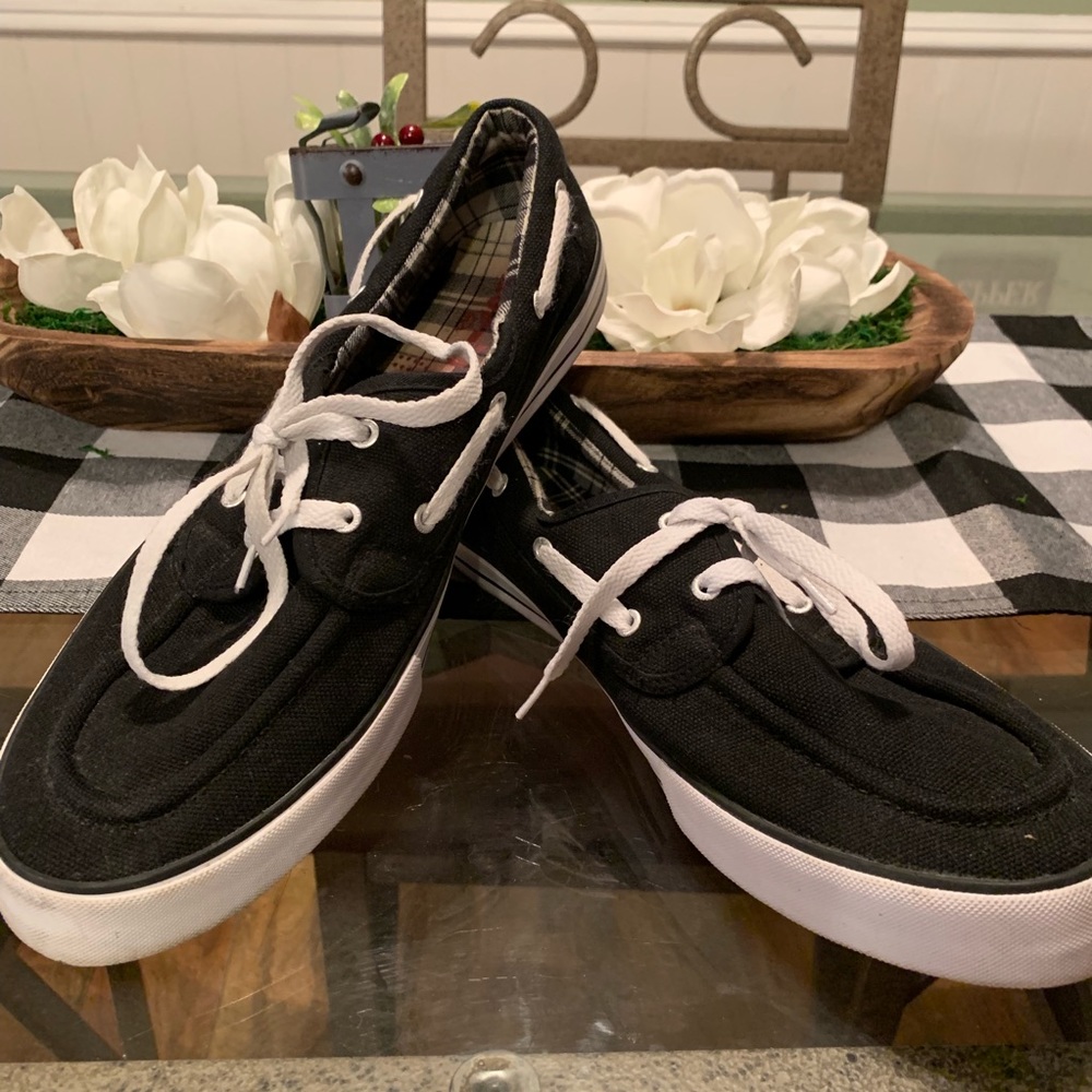 Men’s Levi boat shoes